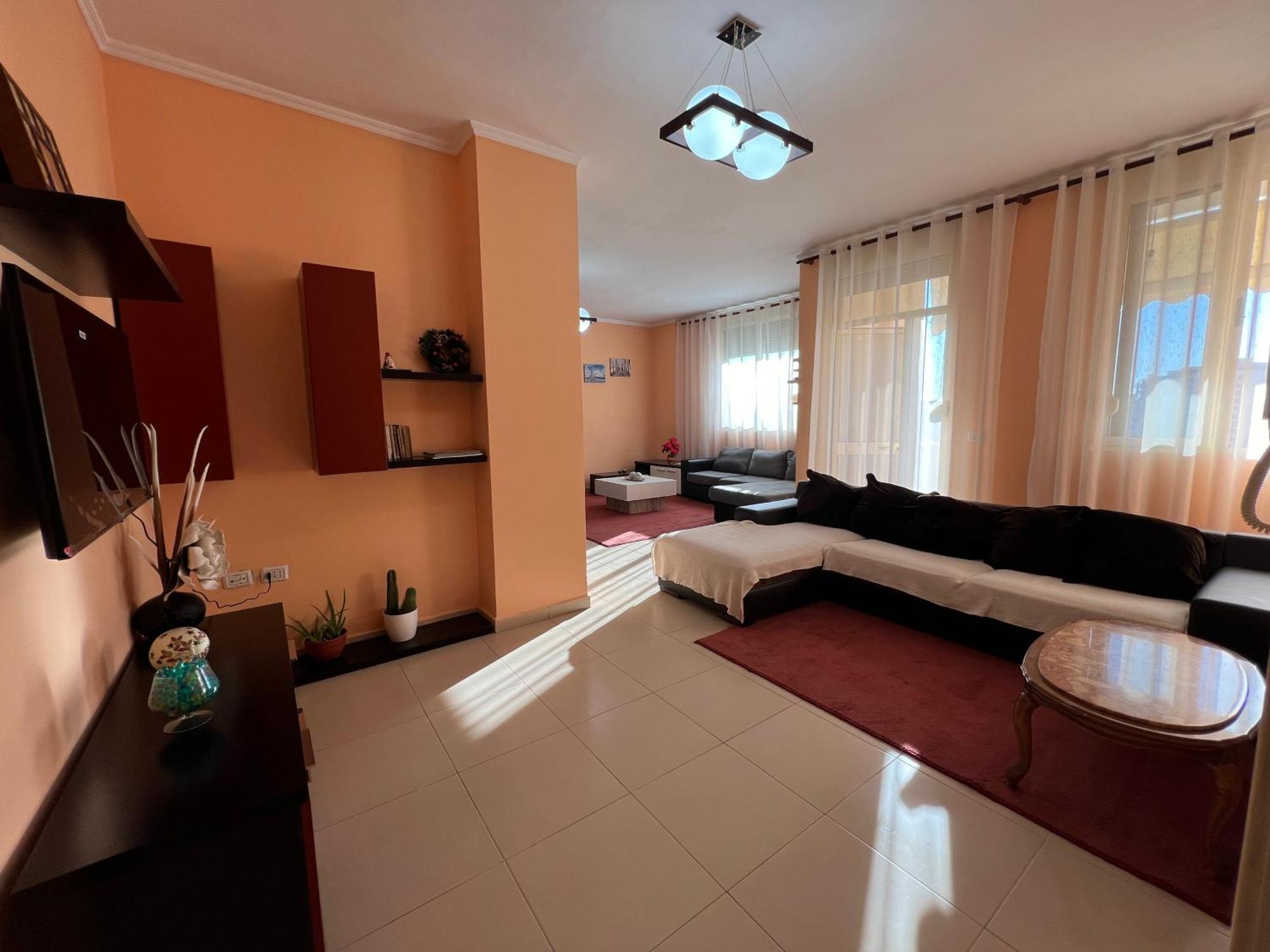 Elbasan Center Family Apartment N.42 Luaran gambar